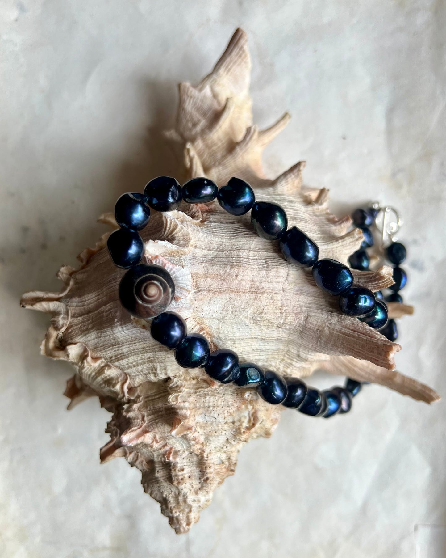 SHELL NECKLACE
