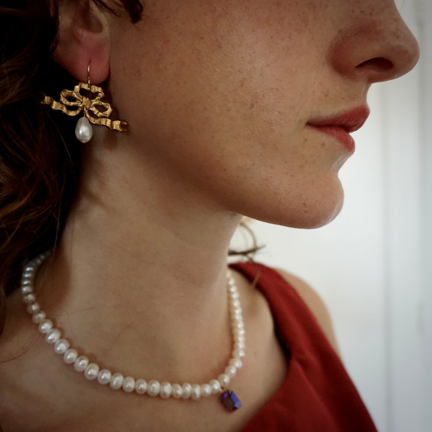 CHERUB BOW EARRINGS