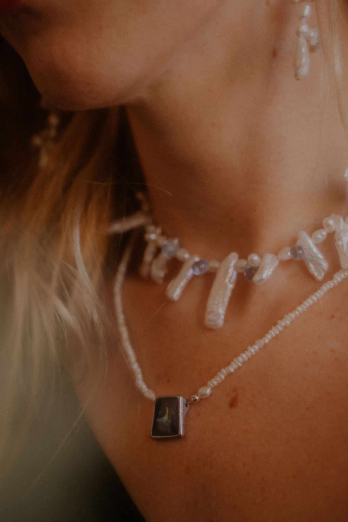 WATER AND LACE CHOKER