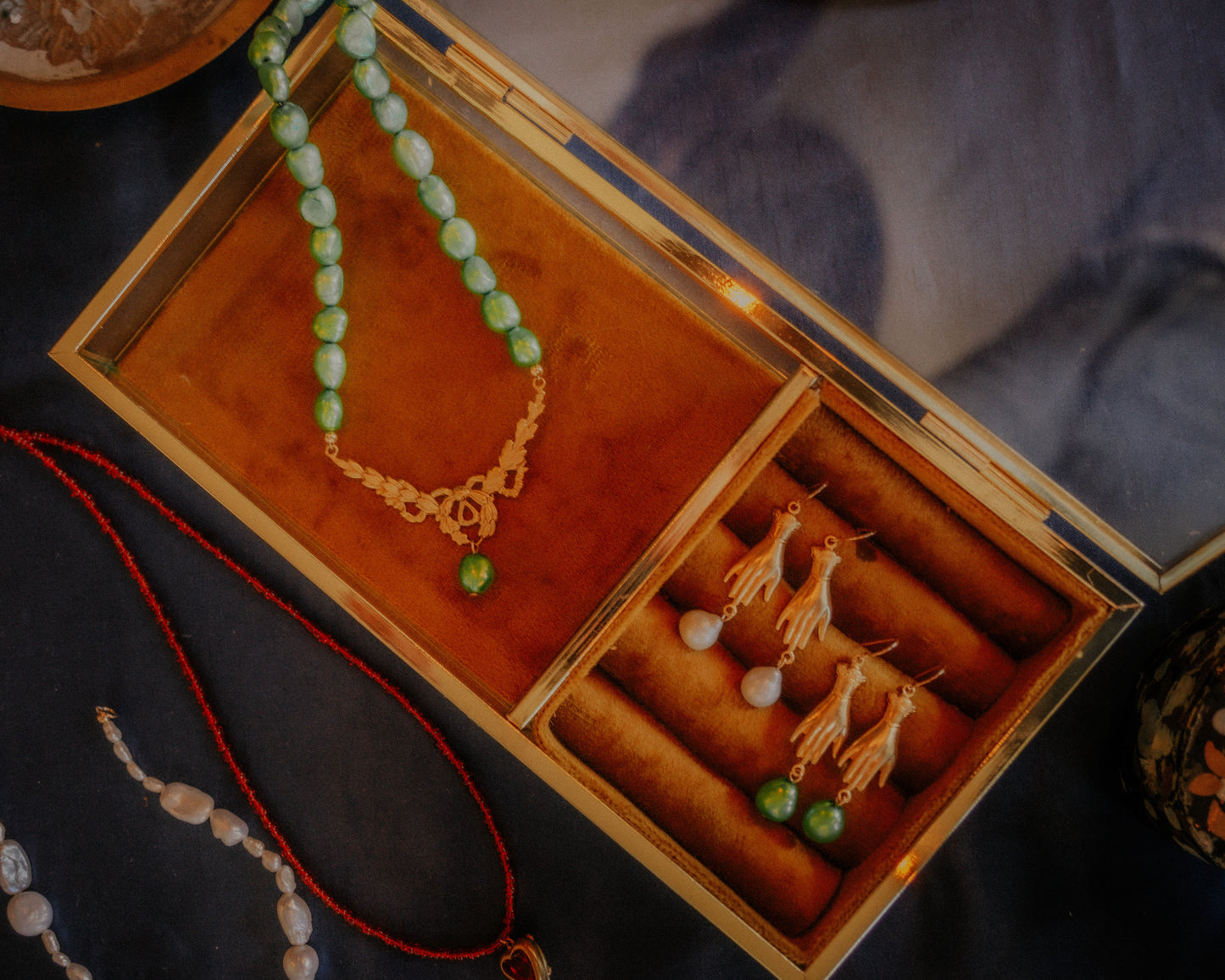 POISON NECKLACE