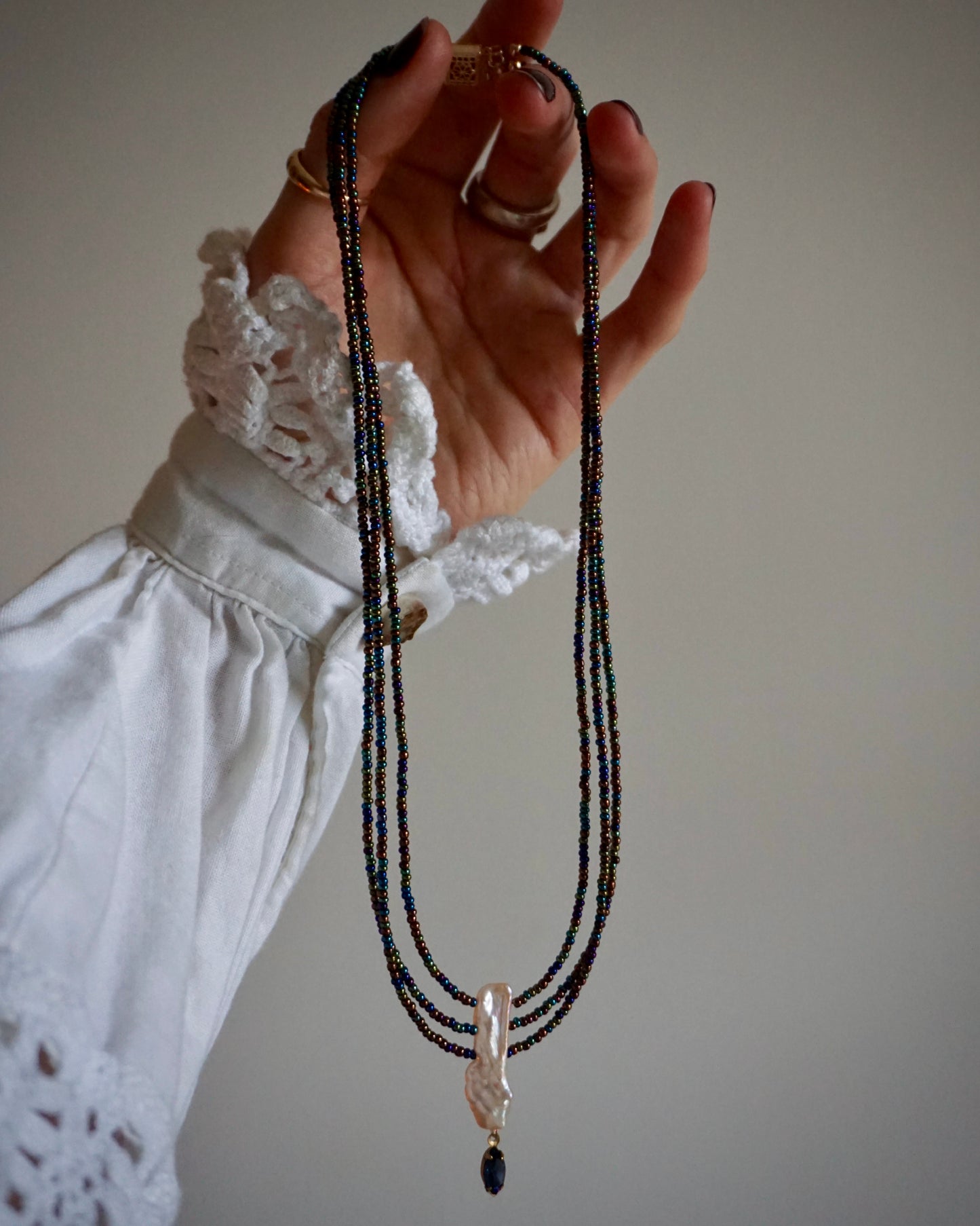 TOILE NECKLACE