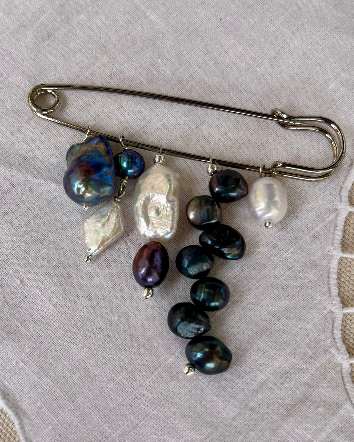 BROOCH PINS