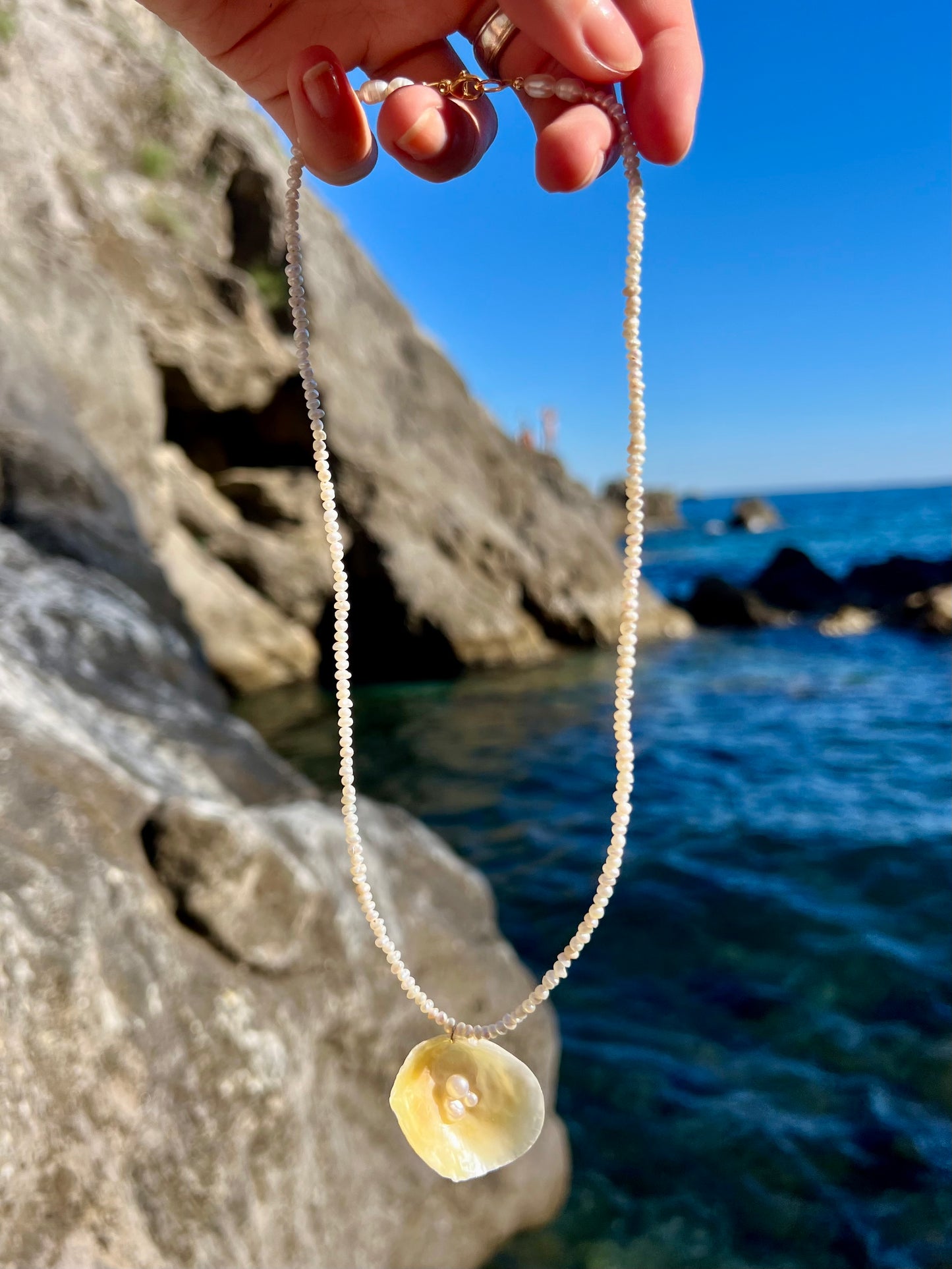 SHELL NECKLACE
