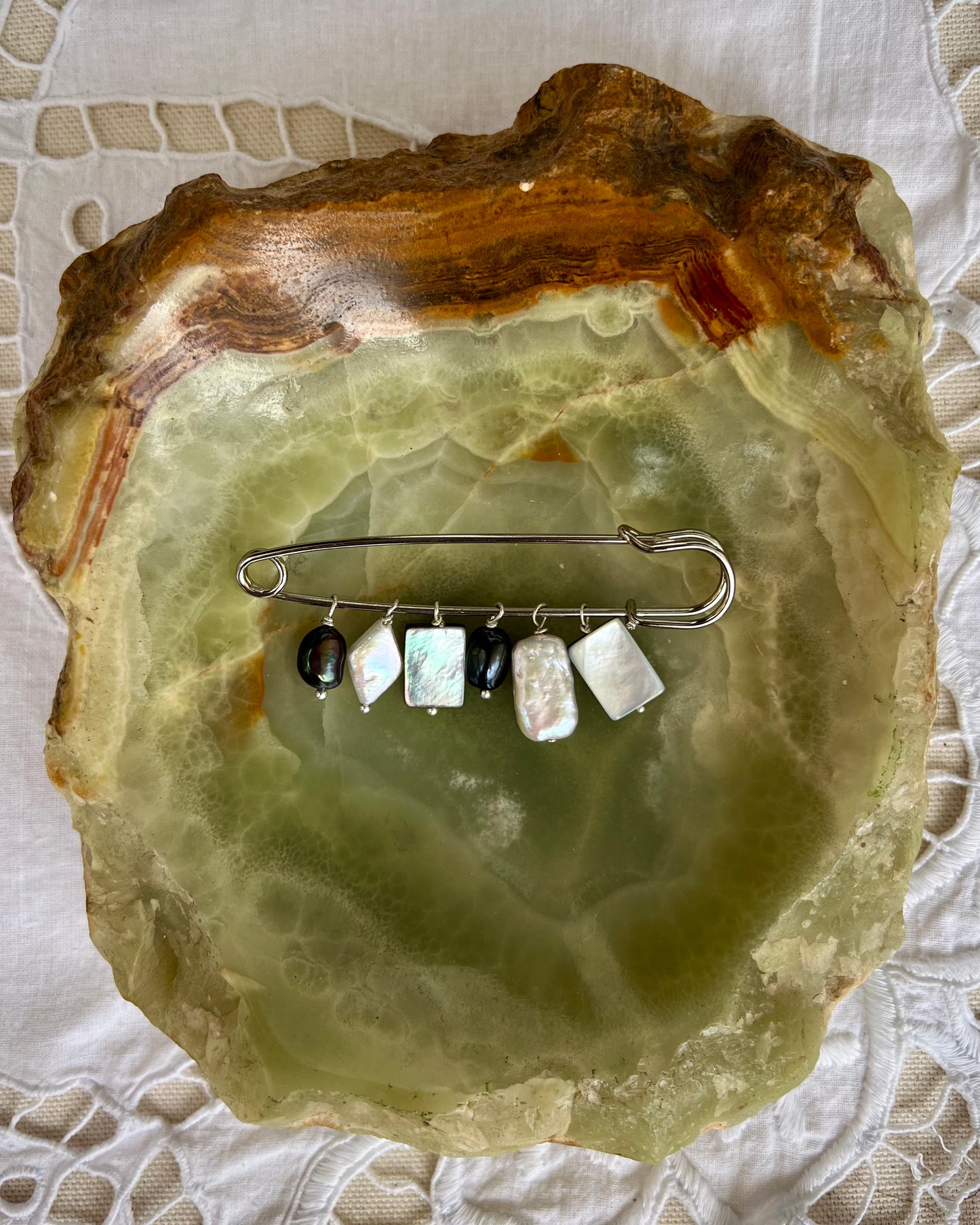 BROOCH PINS